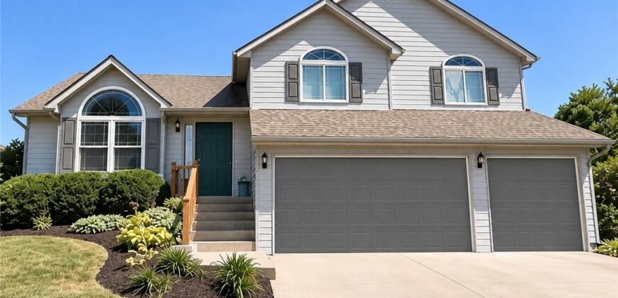 9015 N Essex Drive, Kansas City, MO 64156