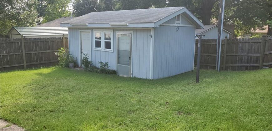 2904 Cheyenne Circle, North Kansas City, MO 64116