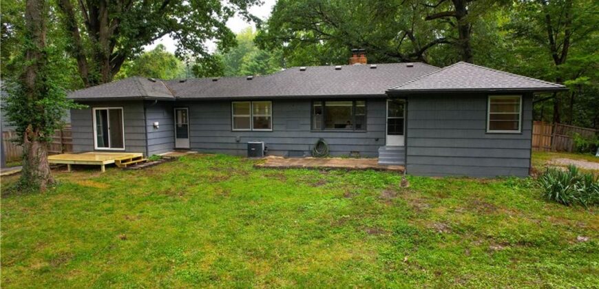 5414 NE Carmel Road, Kansas City, MO 64119