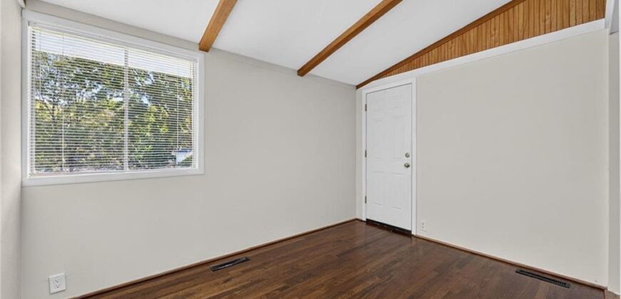 5707 N Highland Avenue, Gladstone, MO 64118
