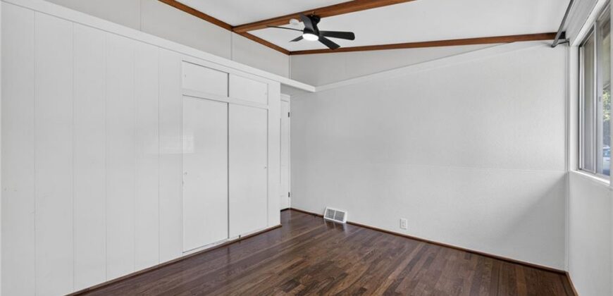5707 N Highland Avenue, Gladstone, MO 64118