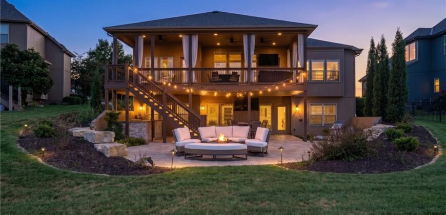 6472 N Whitetail Way, Parkville, MO 64152