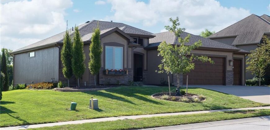 6472 N Whitetail Way, Parkville, MO 64152