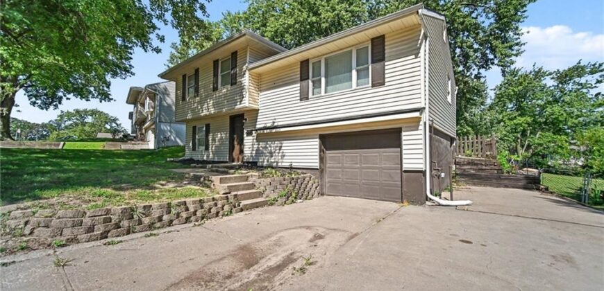 7820 NE San Rafael Drive, Kansas City, MO 64119