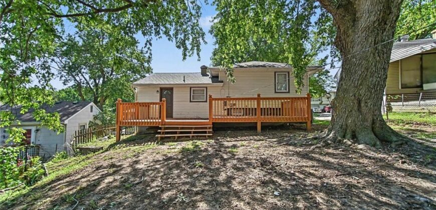7820 NE San Rafael Drive, Kansas City, MO 64119