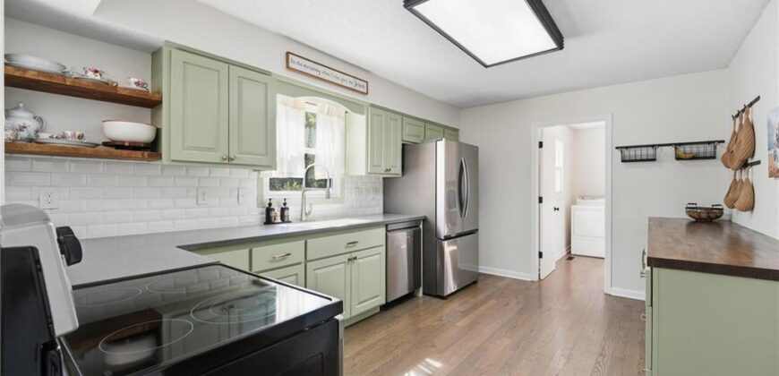 6122 N Coventry Avenue, Kansas City, MO 64151