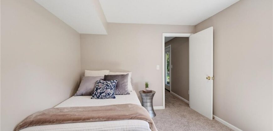 6122 N Coventry Avenue, Kansas City, MO 64151