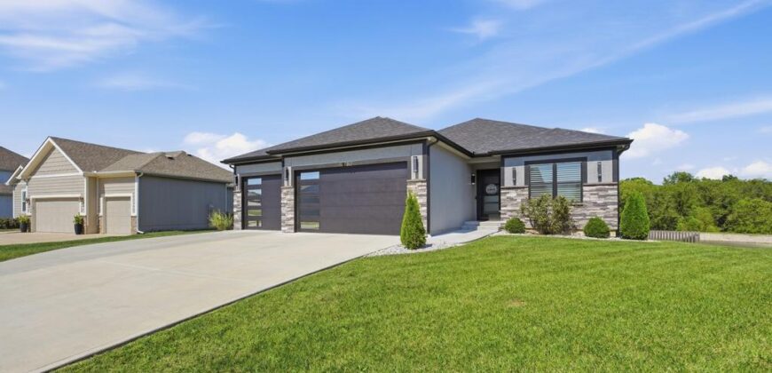 11730 N Laurel Avenue, Kansas City, MO 64157