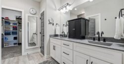 11730 N Laurel Avenue, Kansas City, MO 64157
