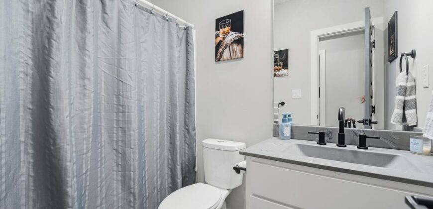11730 N Laurel Avenue, Kansas City, MO 64157