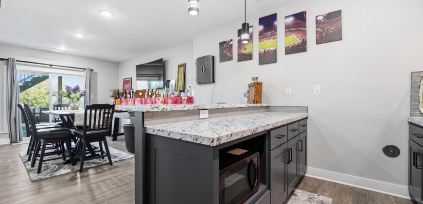 11730 N Laurel Avenue, Kansas City, MO 64157