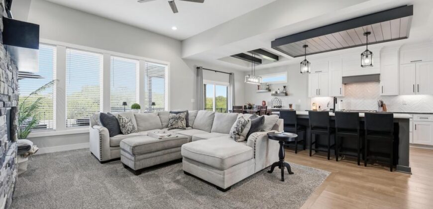11730 N Laurel Avenue, Kansas City, MO 64157