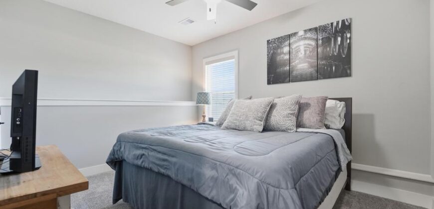 11730 N Laurel Avenue, Kansas City, MO 64157