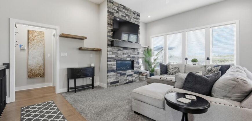11730 N Laurel Avenue, Kansas City, MO 64157