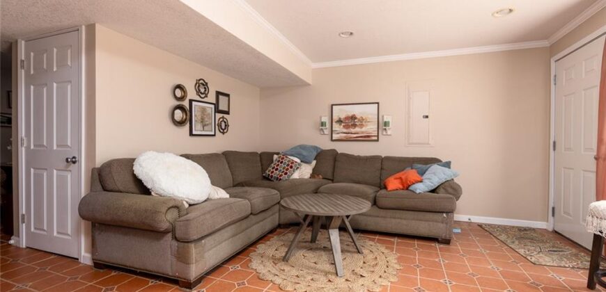 8211 NE 98th Street, Kansas City, MO 64157