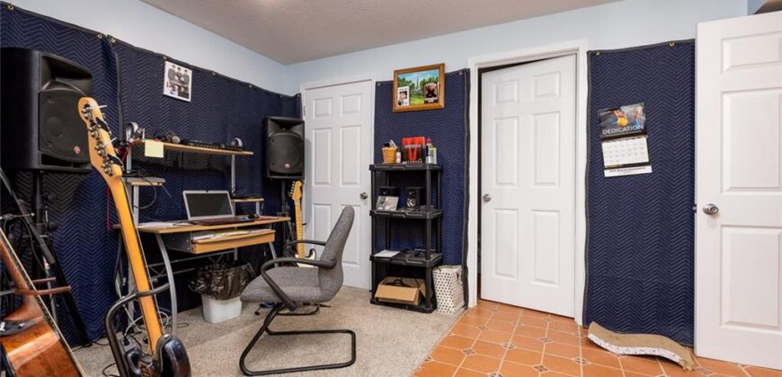 8211 NE 98th Street, Kansas City, MO 64157