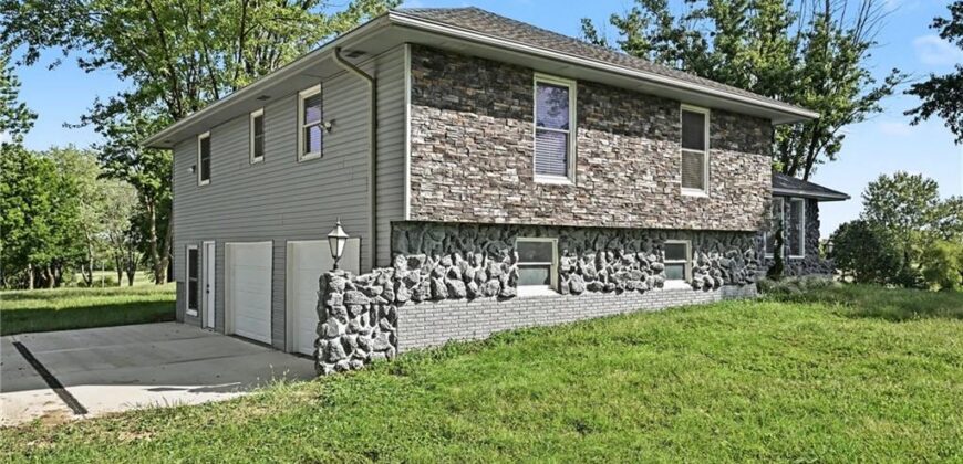 12223 Hills Road, Kearney, MO 64060