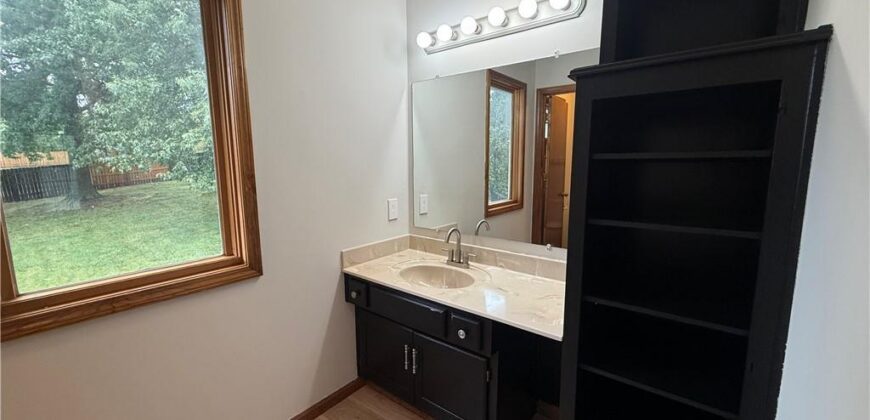 4201 NW 64th Place, Kansas City, MO 64151