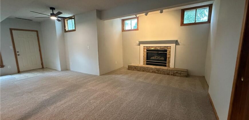 4201 NW 64th Place, Kansas City, MO 64151