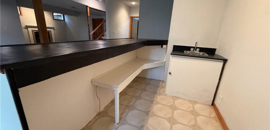 4201 NW 64th Place, Kansas City, MO 64151