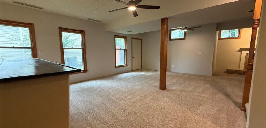 4201 NW 64th Place, Kansas City, MO 64151
