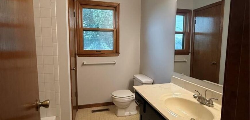 4201 NW 64th Place, Kansas City, MO 64151