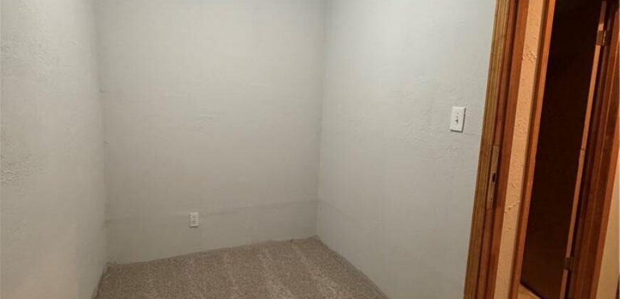 4201 NW 64th Place, Kansas City, MO 64151