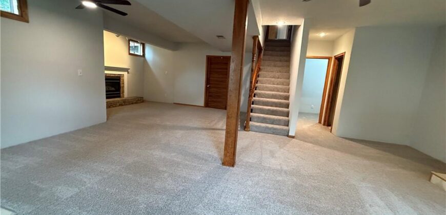 4201 NW 64th Place, Kansas City, MO 64151