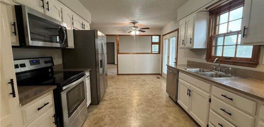 4201 NW 64th Place, Kansas City, MO 64151