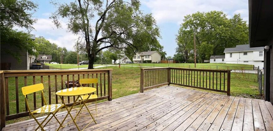 2214 NE 37th Terrace, Kansas City, MO 64116