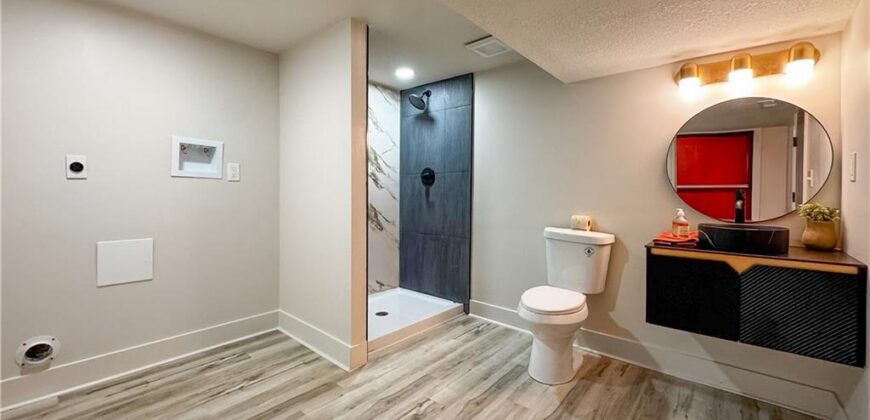 2214 NE 37th Terrace, Kansas City, MO 64116