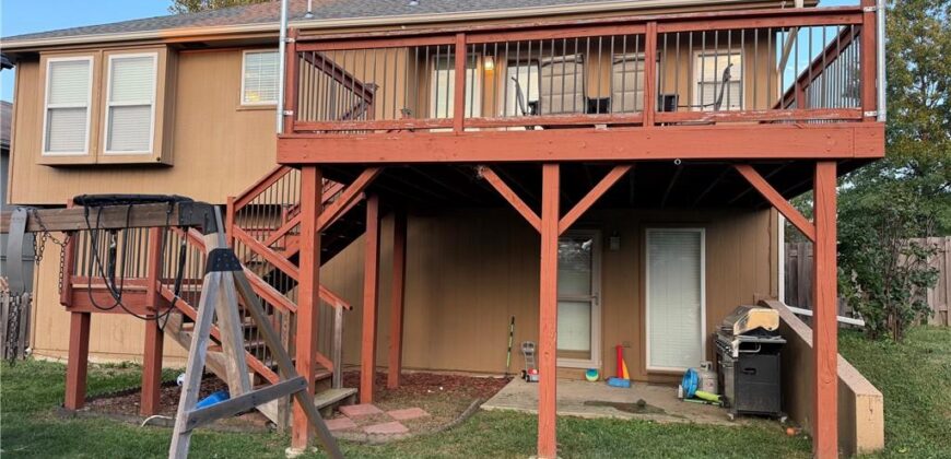 11200 N Lewis Avenue, Kansas City, MO 64157
