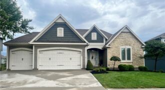 7485 NW Forest Lakes Drive, Parkville, MO 64152