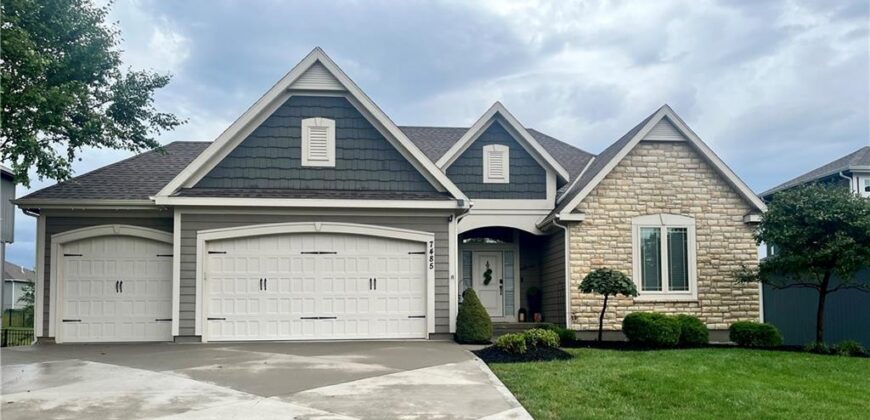 7485 NW Forest Lakes Drive, Parkville, MO 64152