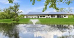 12820 NW Crooked Road, Parkville, MO 64152