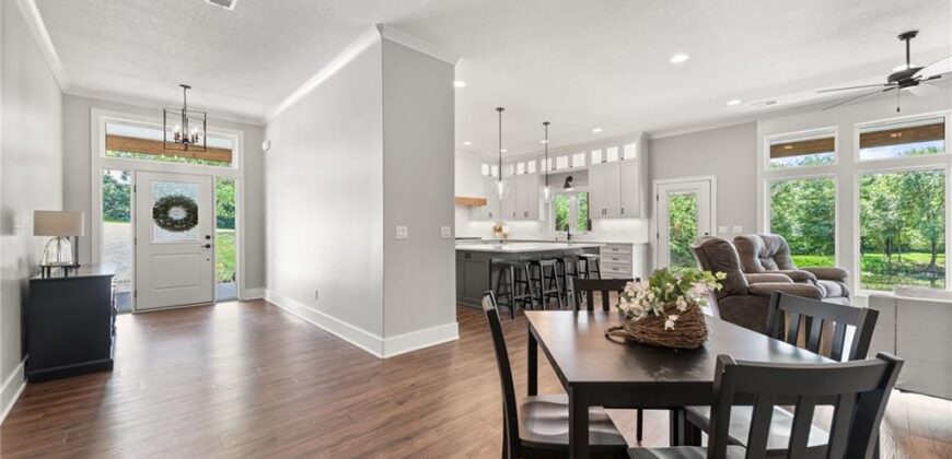 12820 NW Crooked Road, Parkville, MO 64152