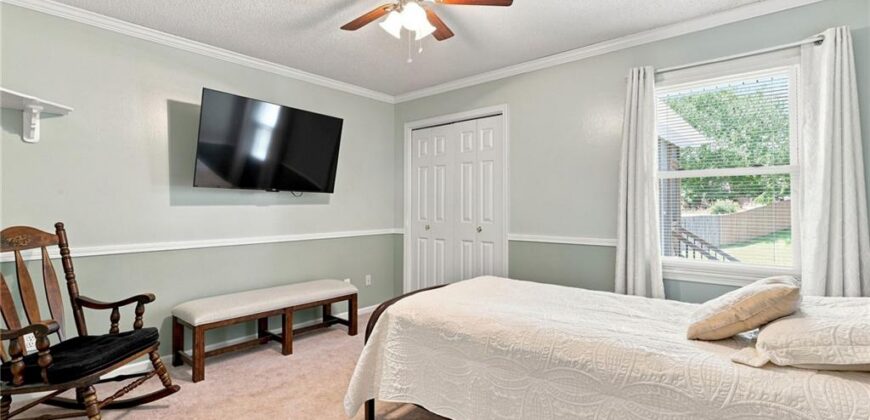 6726 N Charleston Drive, Kansas City, MO 64119