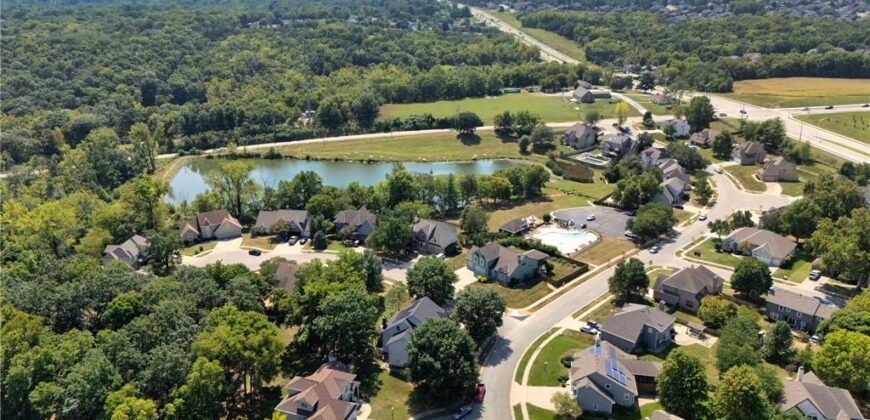 6726 N Charleston Drive, Kansas City, MO 64119