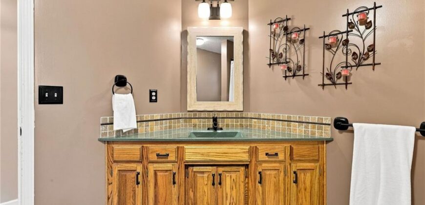 6726 N Charleston Drive, Kansas City, MO 64119
