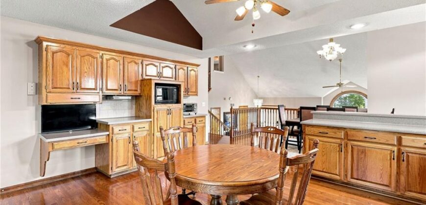 6726 N Charleston Drive, Kansas City, MO 64119