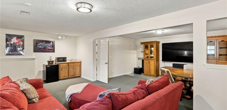 6726 N Charleston Drive, Kansas City, MO 64119