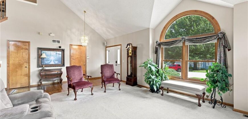 6726 N Charleston Drive, Kansas City, MO 64119
