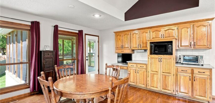 6726 N Charleston Drive, Kansas City, MO 64119