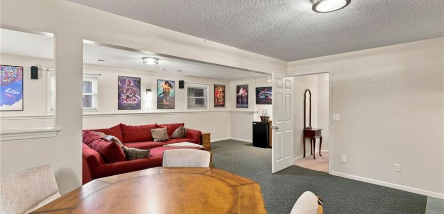 6726 N Charleston Drive, Kansas City, MO 64119