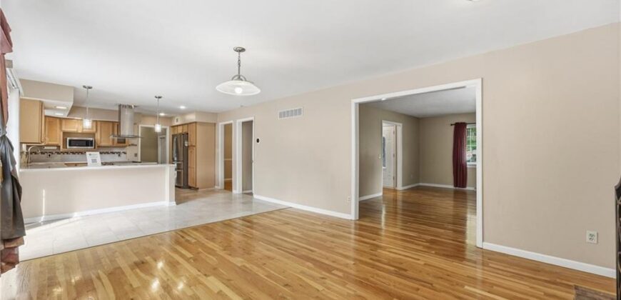5528 NW Verlin Drive, Kansas City, MO 64152