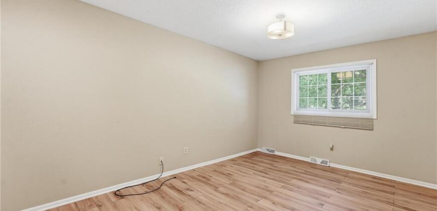 5528 NW Verlin Drive, Kansas City, MO 64152