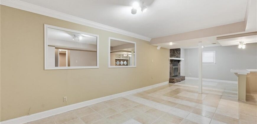 5528 NW Verlin Drive, Kansas City, MO 64152