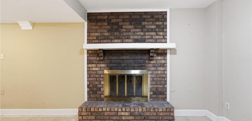 5528 NW Verlin Drive, Kansas City, MO 64152