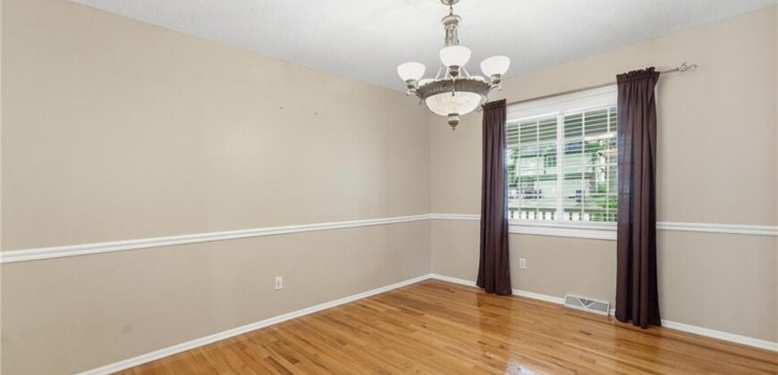 5528 NW Verlin Drive, Kansas City, MO 64152