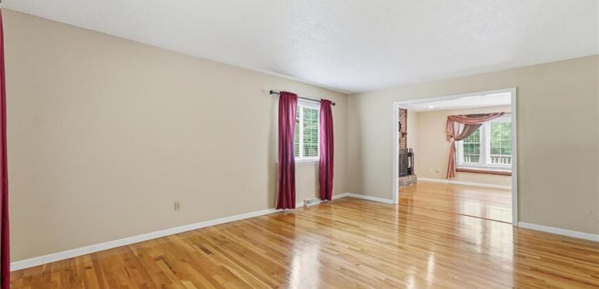 5528 NW Verlin Drive, Kansas City, MO 64152